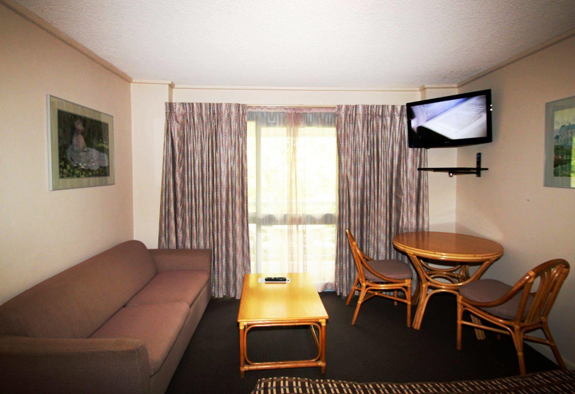 Beaumaris Bay Motel Екстер'єр фото