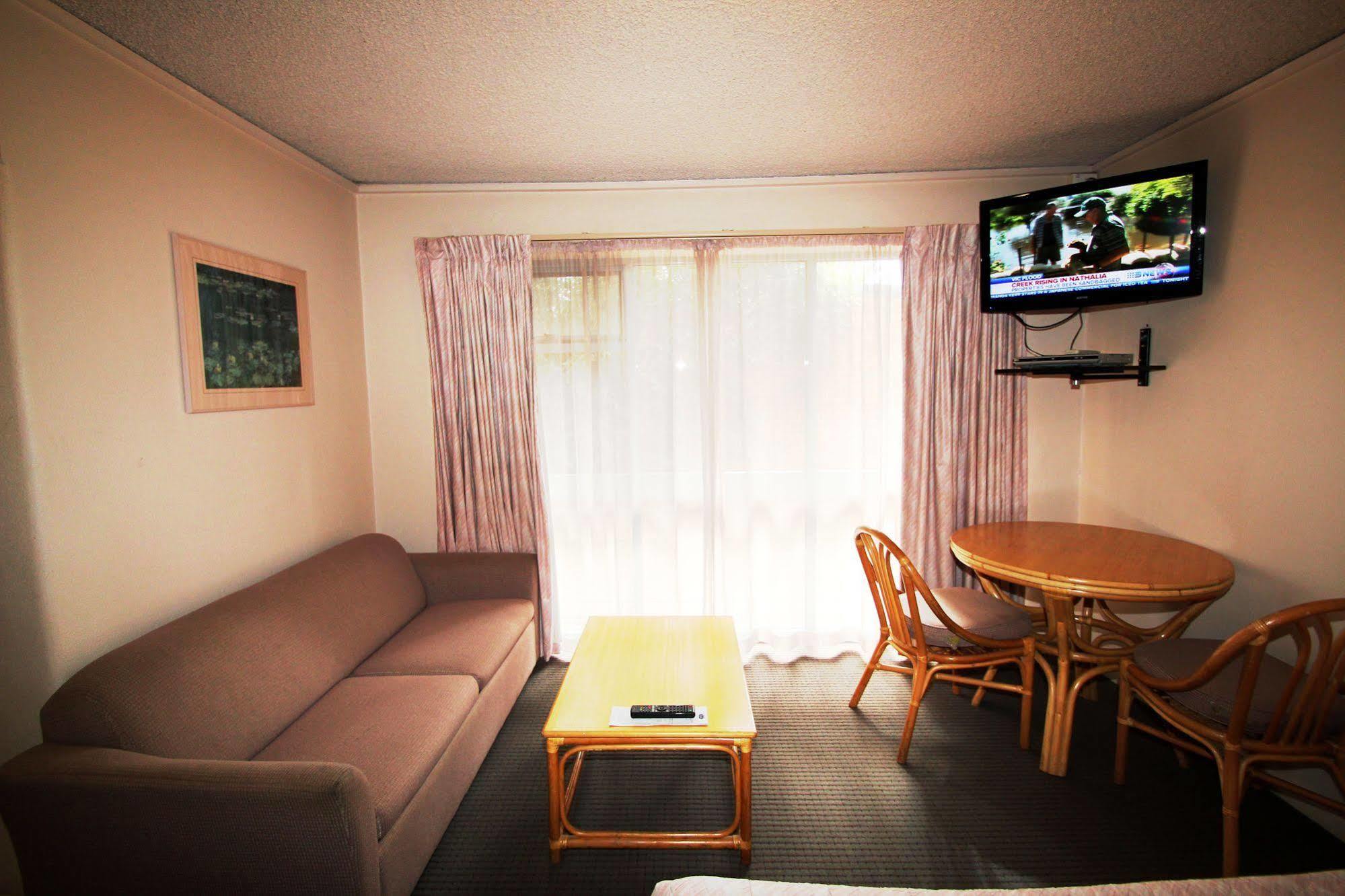 Beaumaris Bay Motel Екстер'єр фото
