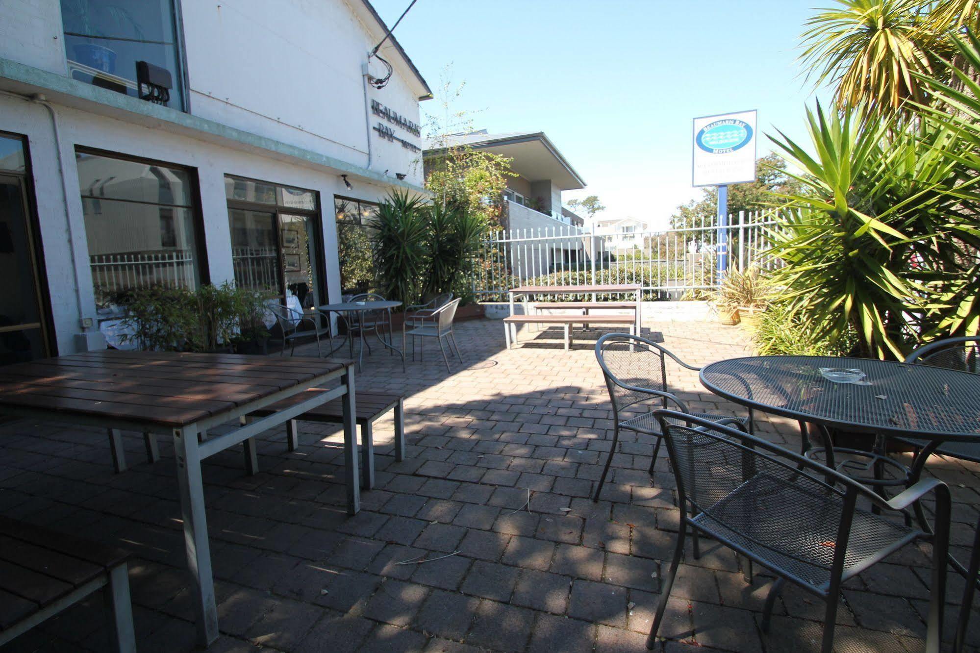 Beaumaris Bay Motel Екстер'єр фото