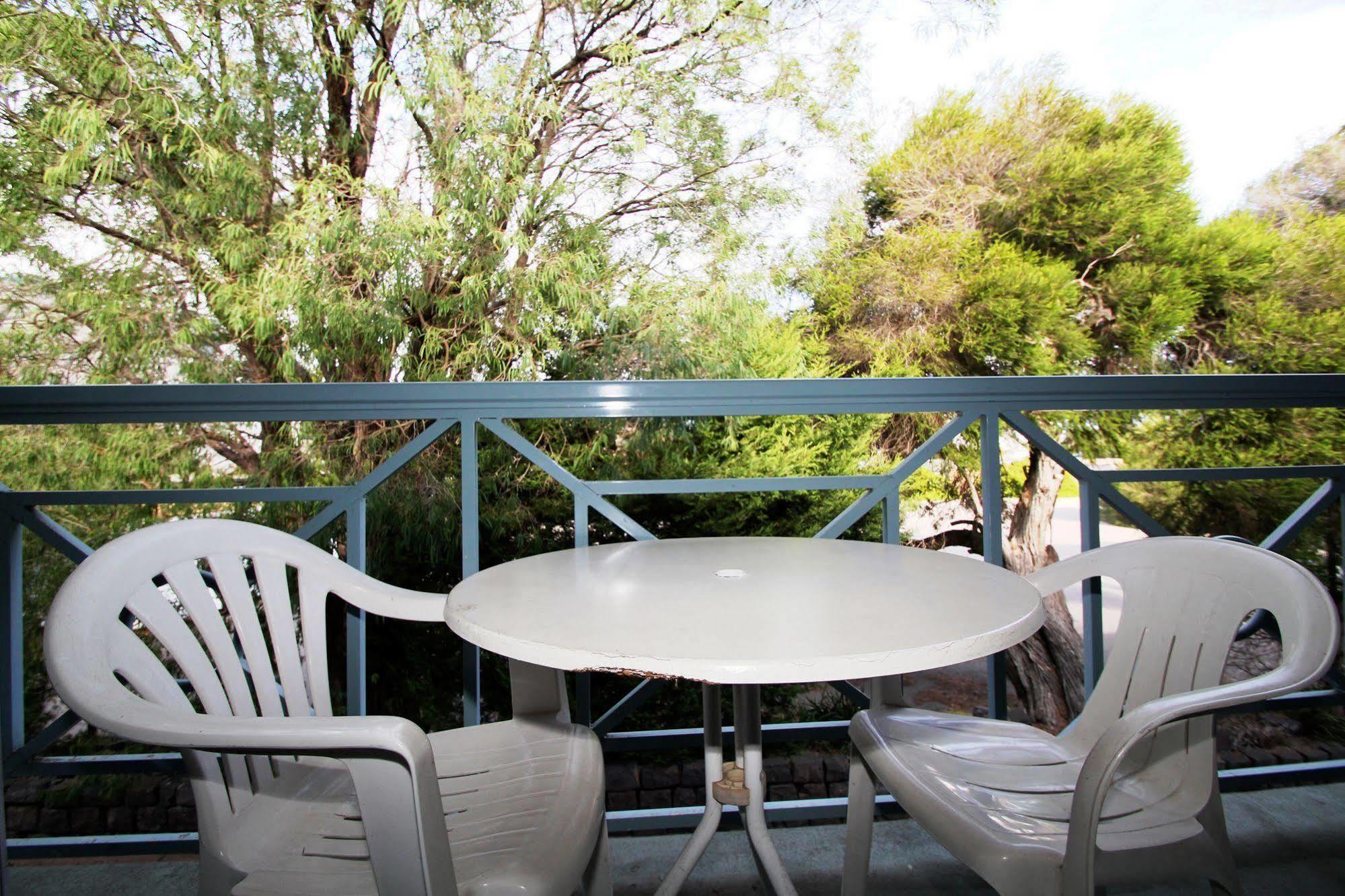 Beaumaris Bay Motel Екстер'єр фото