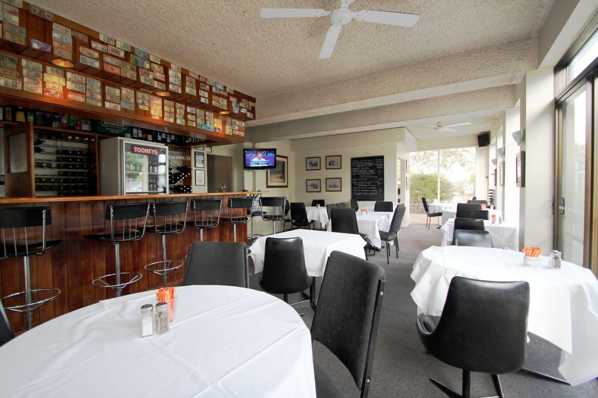 Beaumaris Bay Motel Екстер'єр фото