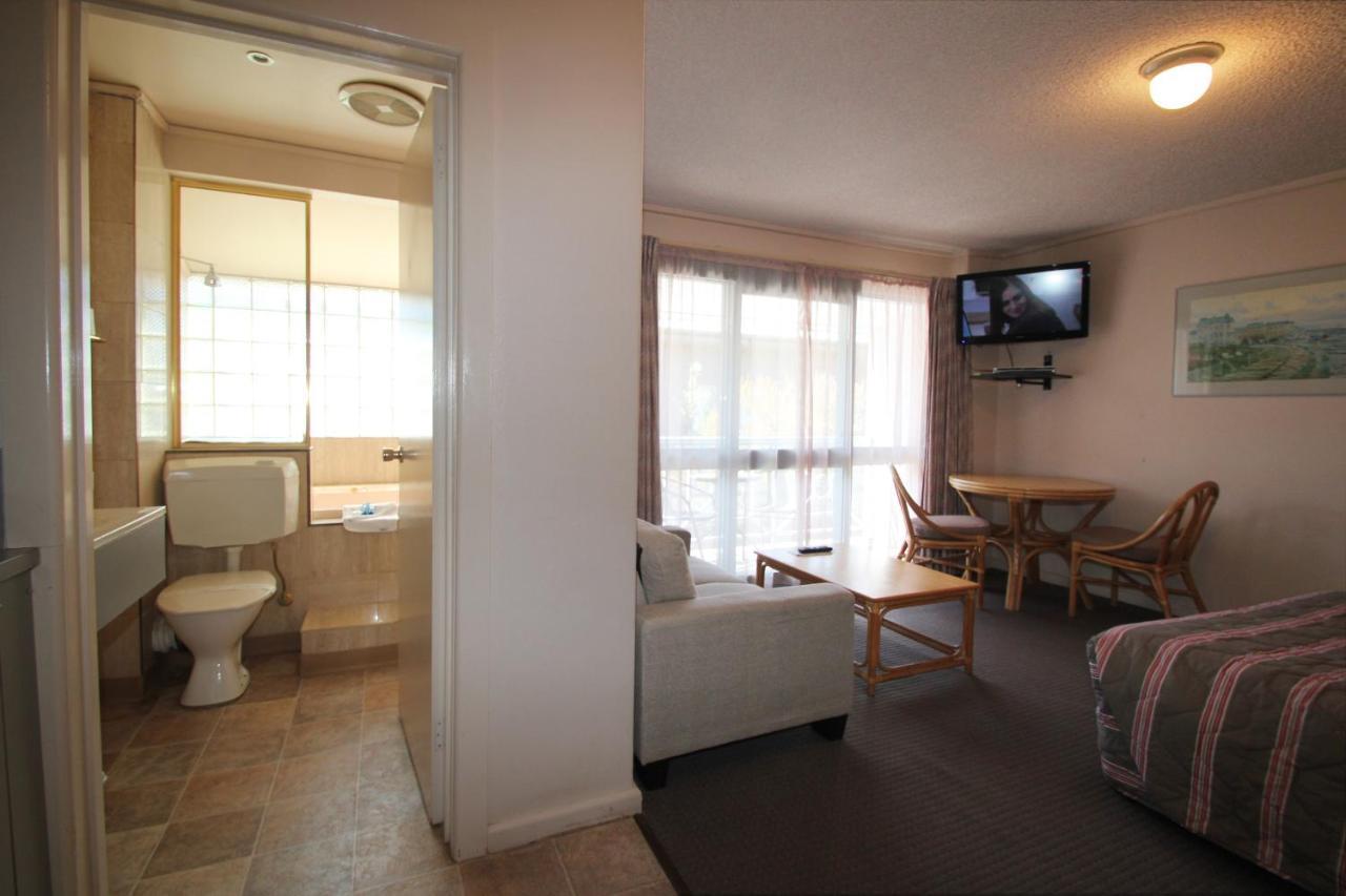 Beaumaris Bay Motel Екстер'єр фото